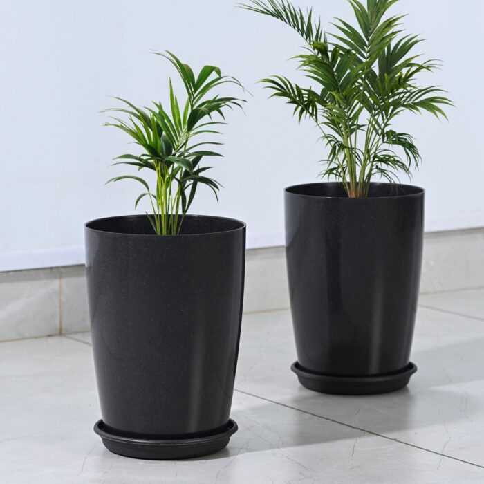 Sleek planter