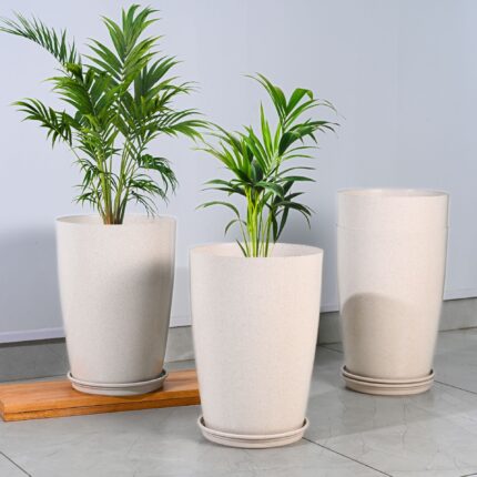 Sleek planter