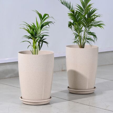 Sleek planter