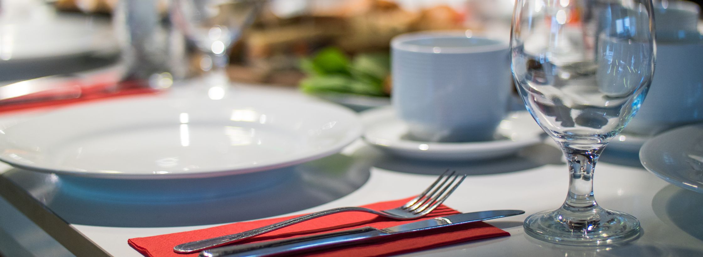 Dinner Setting, dinner table arrangement, tableware arrangement, how to make your dining table look beautiful